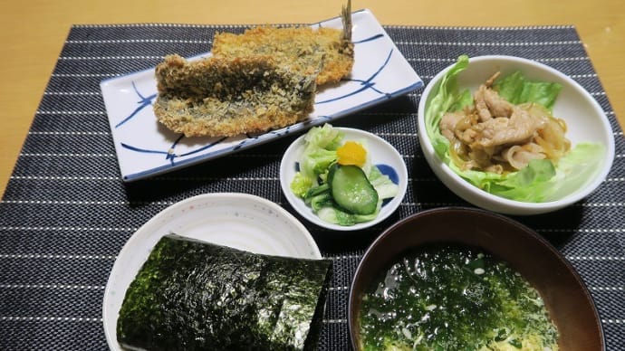 鰯のフライと生姜焼きと味噌汁、炊屋食堂の田舎定食・・・庶民の味。