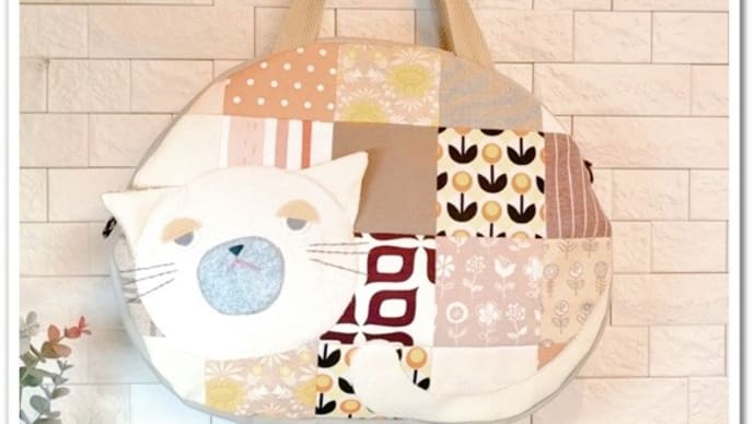 久々登場!! 猫さん“顔ばば~ん”バッグ 黒パッチワーク 完成✨!
