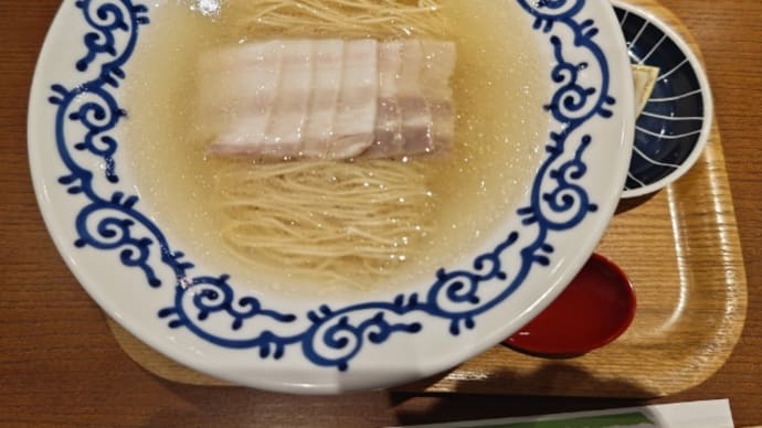 博多のラーメンは美味いと離陸てきる有り難さ・・・豚そば月や(福岡空港)