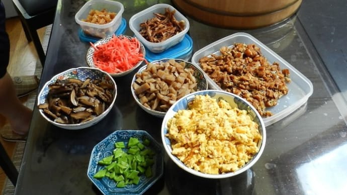チラシ寿司を作り、精進カニでカニ汁も作って食べた------回顧ブログ(2012年9月4日熱川にて)