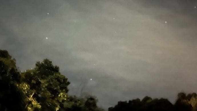オリオン座が見えた秋の夜明け前