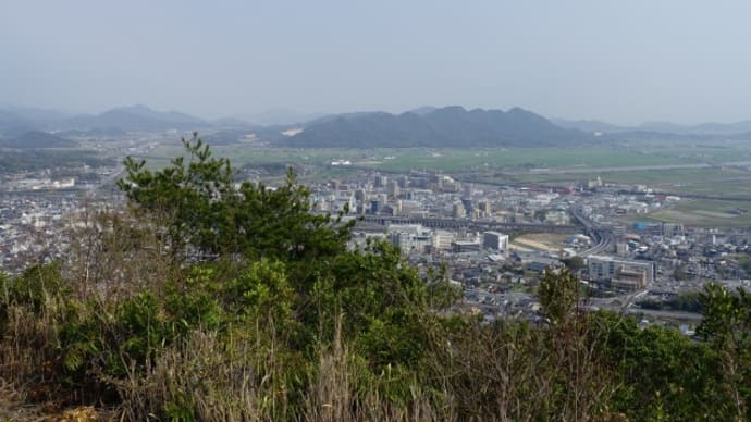 新山口駅近くの山でＱＲＶ