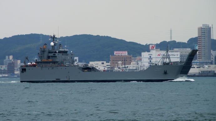 米陸軍兵站支援艦LSV-2 と巡視船きくち