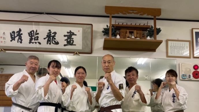 明日から昇級審査の帯と賞状を渡します