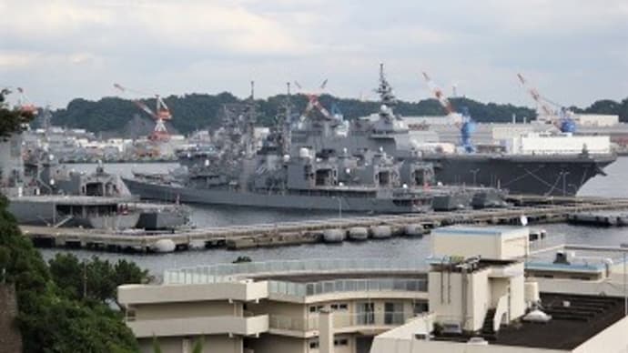 イベント参加を断念し軍港で放心②、(2022秋)。