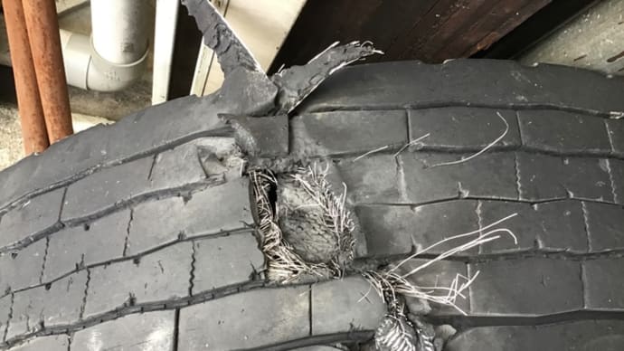 タイヤ爆発💥
