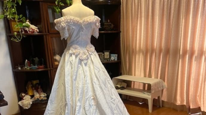 お母さまのウェディングドレスをリメイク