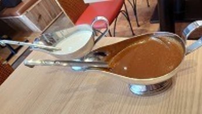 正午までガッツリ寝て起きたら遅めの昼は新店のハンバーグ、そしてBGM補充からマンガまつり