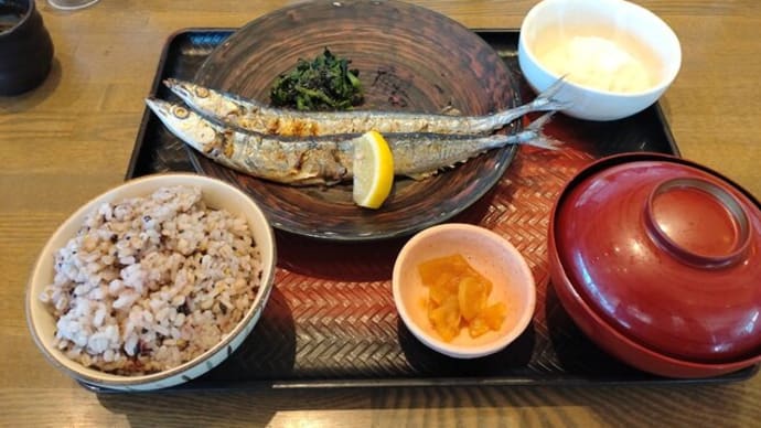 本日はサンマ、さんま、秋刀魚気分で大戸屋さんへ