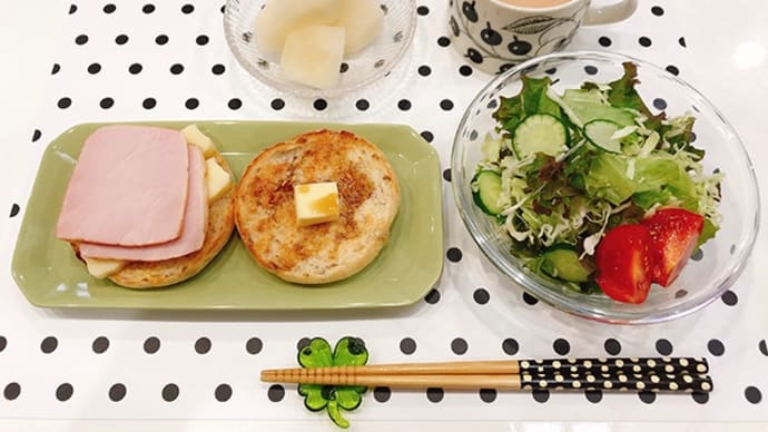 イングリッシュマフィンで朝ごはんと お野菜が安くなって来た
