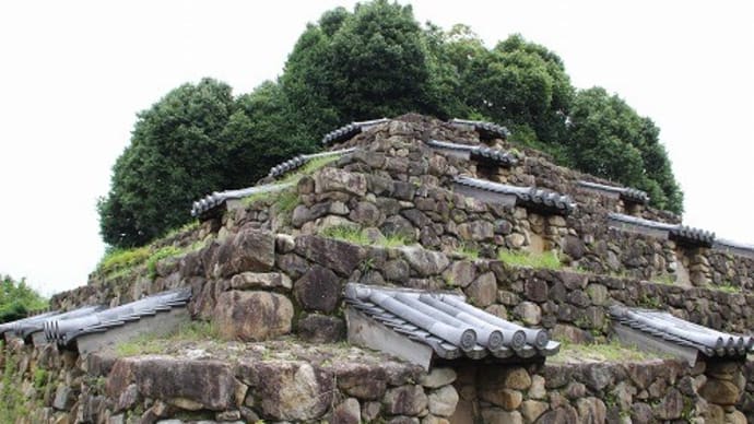 奈良にピラミッド!! 史跡「頭塔」