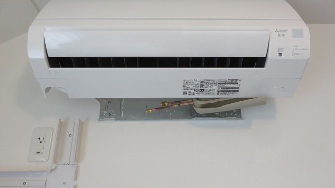 千葉県：千葉市美浜区稲毛海岸にて、エアコン2F～1F中外カバー仕上げに・・・