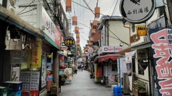 貸衣装店もある通り