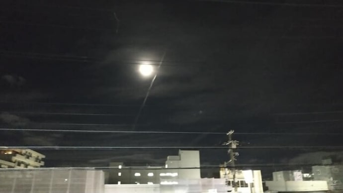 月を貫く光る直線 part2 推理ですが