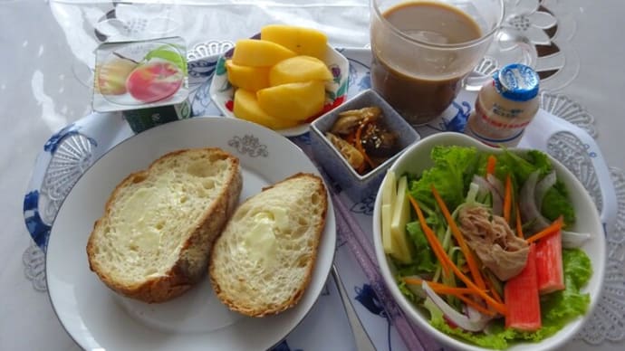 取り分け料理で晩ご飯、イチゴの粒々と苦手な爬虫類!