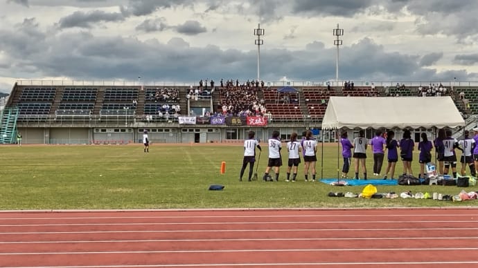 ラクロスというスポーツの大会が行われていた。