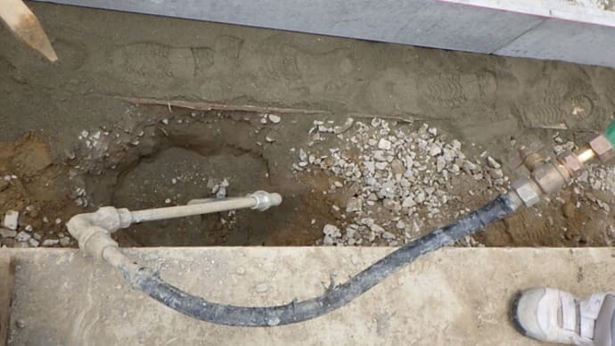 凍結工法で水道管の切下げ工事・・・千葉市