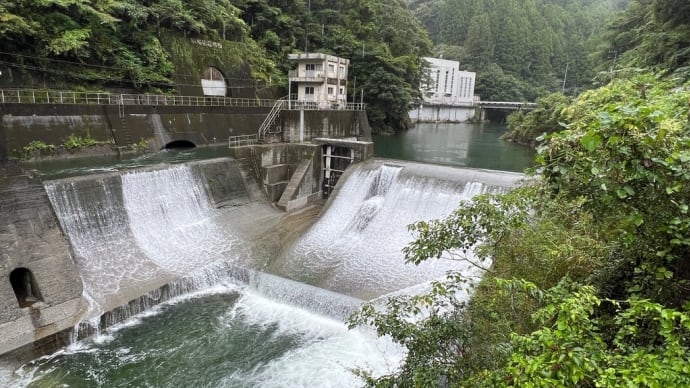 ダム訪問「分水第二発電所」「分水第三取水ダム」〔高知県いの町〕堰堤札所外　大森川取水堰堤・分水第１発電所からの水で発電