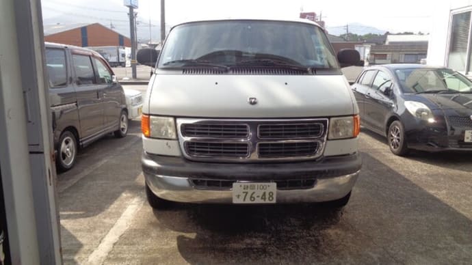 2001年 ダッジバン 車検整備 ヘッドライト車検受かりません!