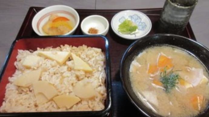 「自遊庵ねぎぼうず」、三日坊主定食は、福岡県八女産たけのこ御飯と豚汁