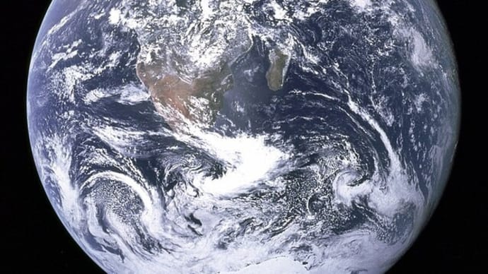 『宇宙船地球号・奇跡の星・水の惑星が「人新世」時代へ、 掛け替えのない地球上には、永久に残したい、似た風景が! 1』『「日本の富士山と河口湖」と「中米のグアテマラのトリマン山とアティトラン湖」』