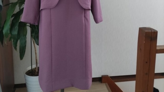 紫の膨れ織りのお着物でワンピース