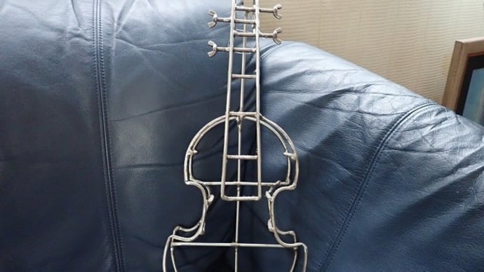 バイオリンのトピアリーフレーム