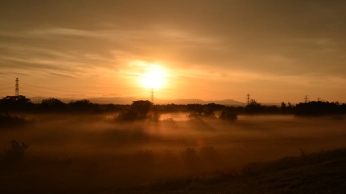 2021/9/28(火)曇り、夕張川河畔で見る日の出☆