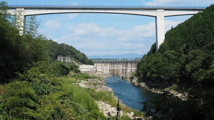 東雲大橋と発電所