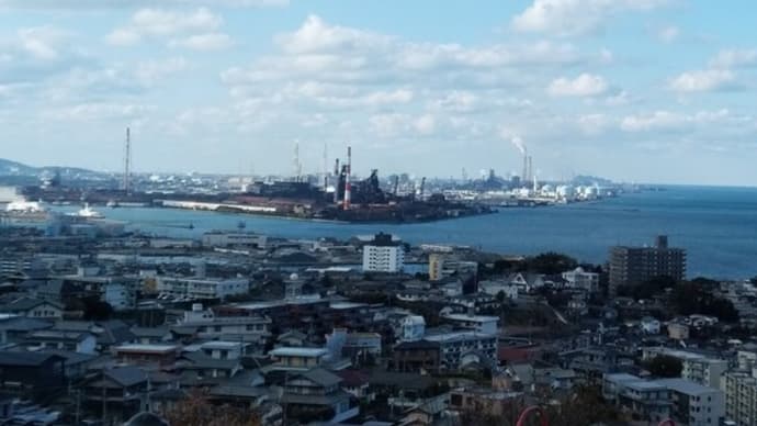 【絶景です】岡本陽子宗像市議と小倉北区富野台にご挨拶。北九州が一望できる絶景 #北九州 #一望 #絶景 #岡本陽子 #宗像市議 #小倉北区 #富野台
