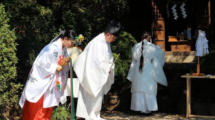 天神社･八坂神社で巫女舞