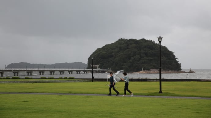 台風14号接近の竹島海岸