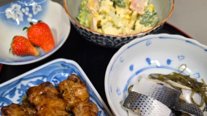 うちのごはん 焼きとり と ブロッコリーサラダ(^.^)