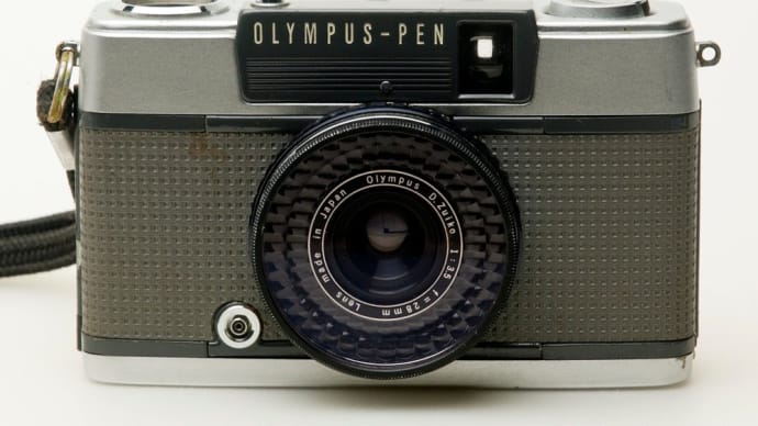 OLYMPUS Pen EE-2