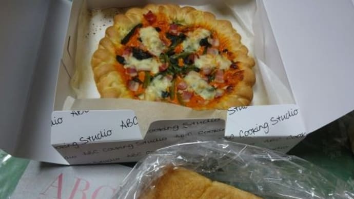 パン教室のピザと角食