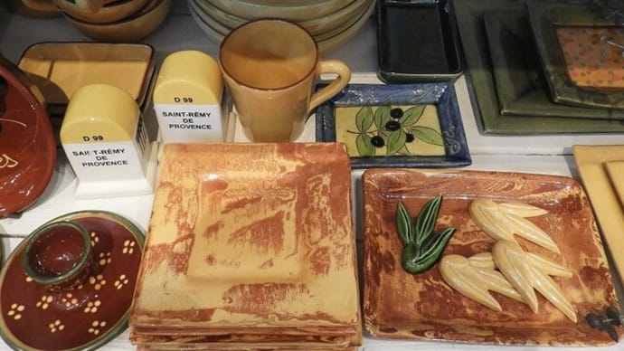 フランスで買い付けた食器