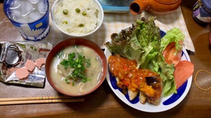 グリルチキンの彩りトマトソースはいかが?