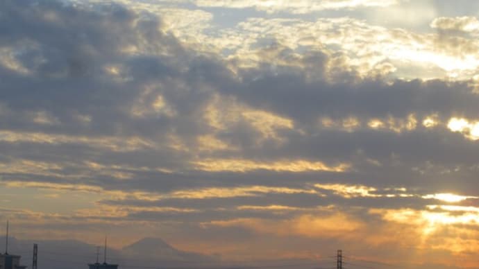 夕焼けとちょこっと富士山