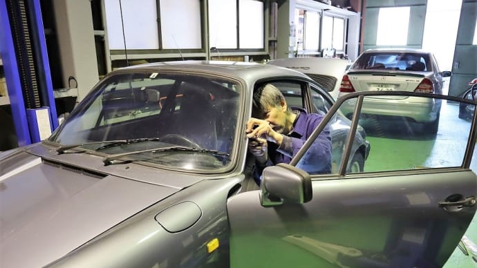 ポルシェ911(930)、ドア・シールとシーリング・レールを交換しました。