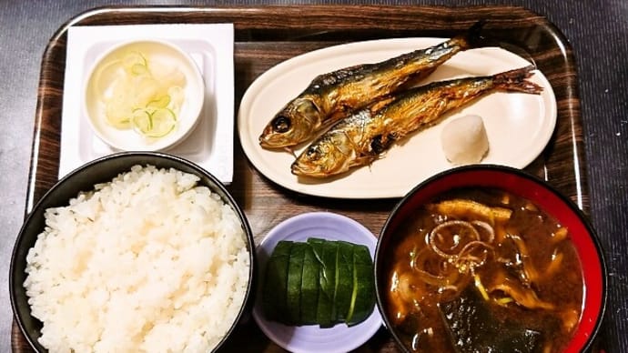 家で朝ごはん(千葉県産ふさおとめ、めざし、納豆、赤だしの舞茸のみそ汁、はぐらうりの漬物)(2024年6月15日)