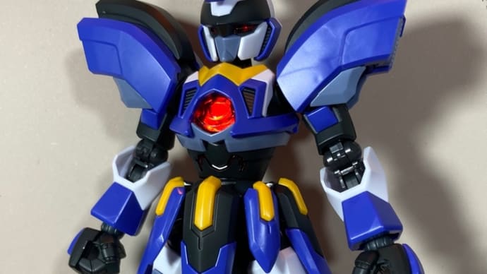⑥ダンボール戦機 ハイパーファンクション LBX オーディーン 組立中です!