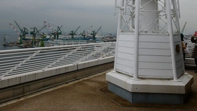 ホテルに建つ公式灯台