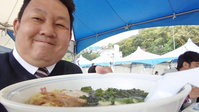 熱海市の道の駅・うみえーる長浜でライブを行いました。(その2)