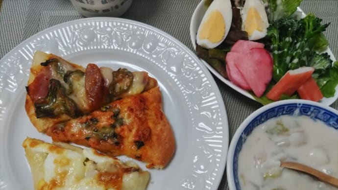 手作りピザで朝食