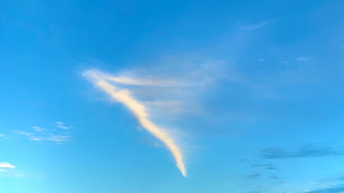 龍のような雲