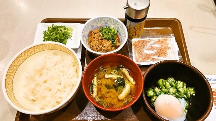 すき家(浦安駅前店)で納豆・牛まぜのっけ朝食(2022年9月4日)