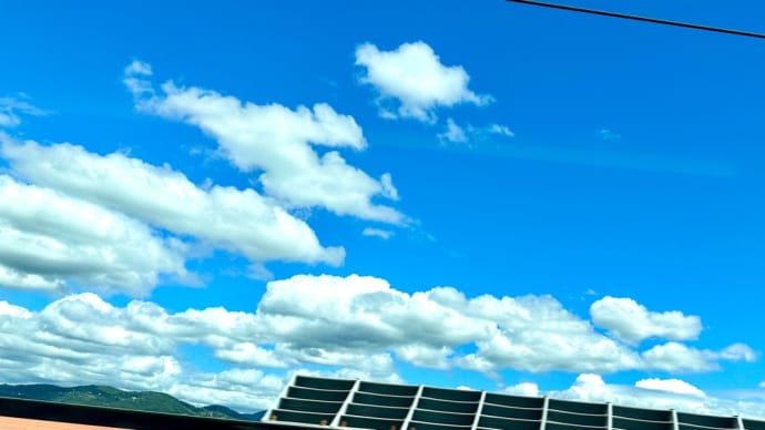 新幹線からの夏空