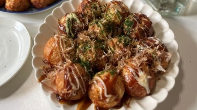 たこ焼きと翠ジンソーダ