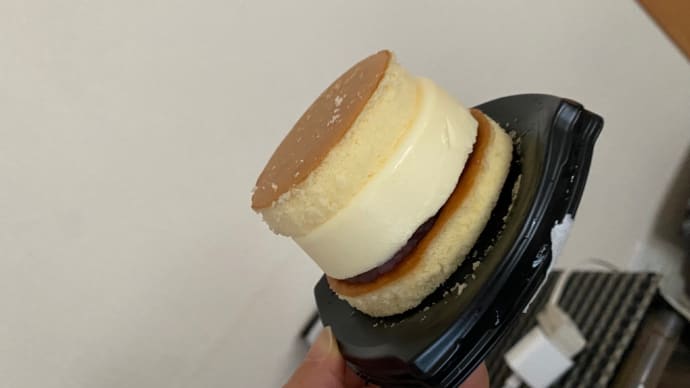 AEONで買ったあんバターというよりも…スフレチーケあんって感じで上手い(╹◡╹)♡