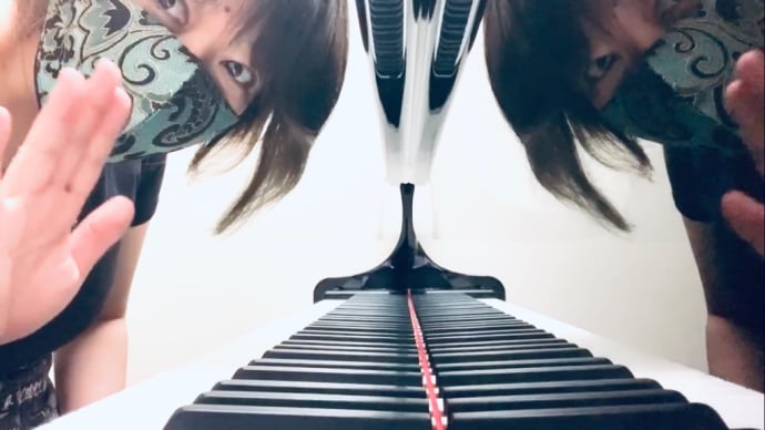 2ヶ月ぶりのグランドピアノ。
